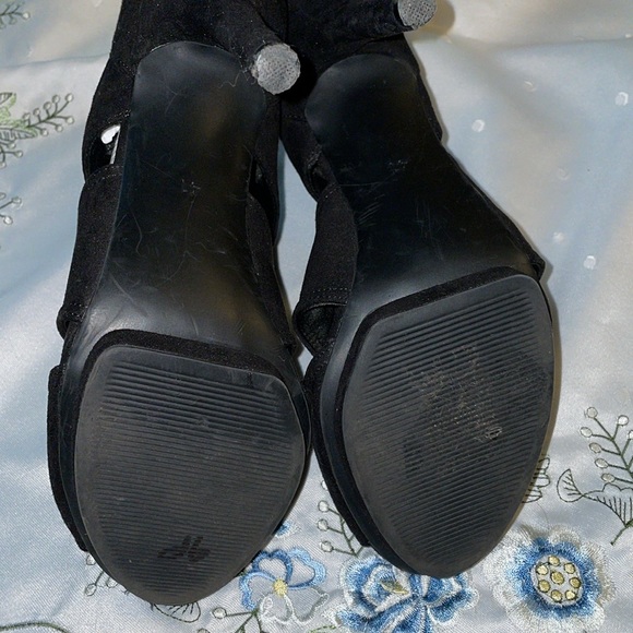Black Suede Step-in Platform 4” Heel Shooties 9.5 - Picture 5 of 6